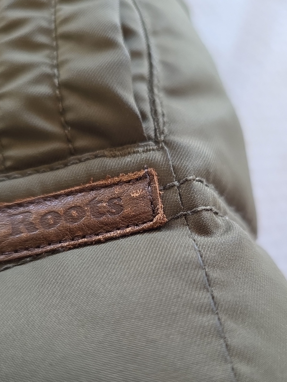 ROOTS goose down puffer vest! S - Picture 10 of 10